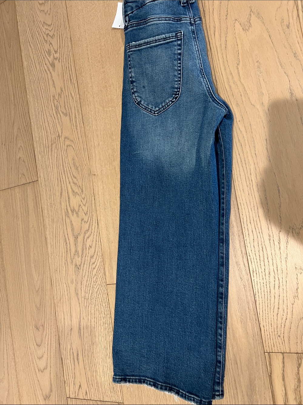Good American Medium Wash High-Rise Wide Leg Jeans - Picture 6 of 8